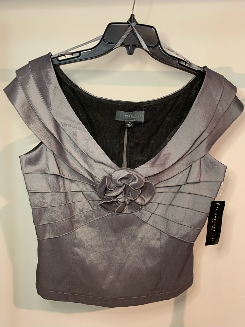 Women's Metallic Gray Pleated Satin Top with Floral Accent.  New SZ 10